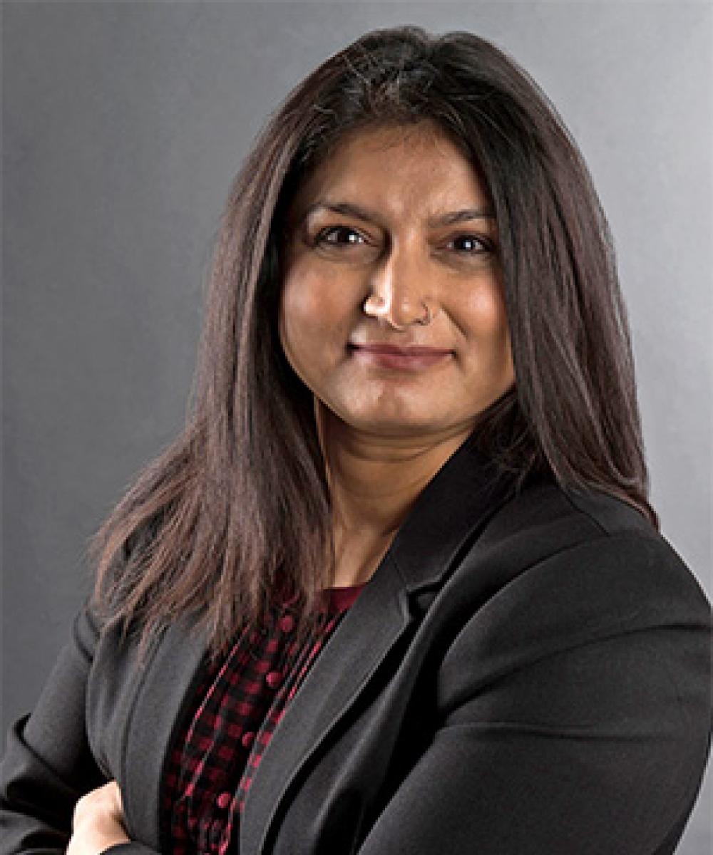 Varsha Ladwa headshot
